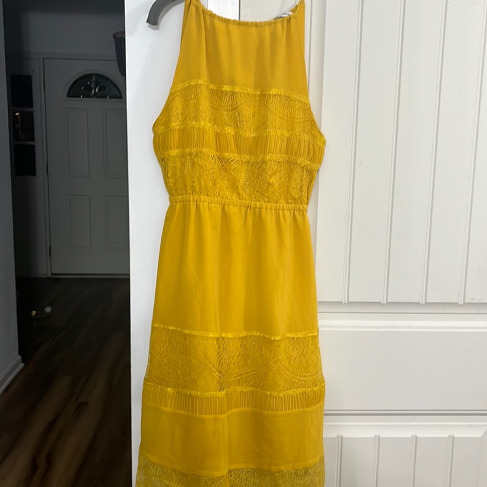 Cupcakes and cashmere size small yellow lace dress
